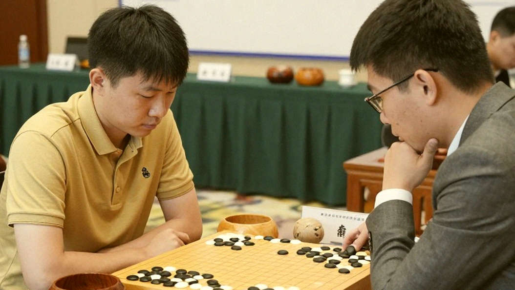 Gukesh tự chọn bàn 4 tại Olympiad cờ vua Samarkand: nhà vô địch thế giới và phép thử của một tập thể