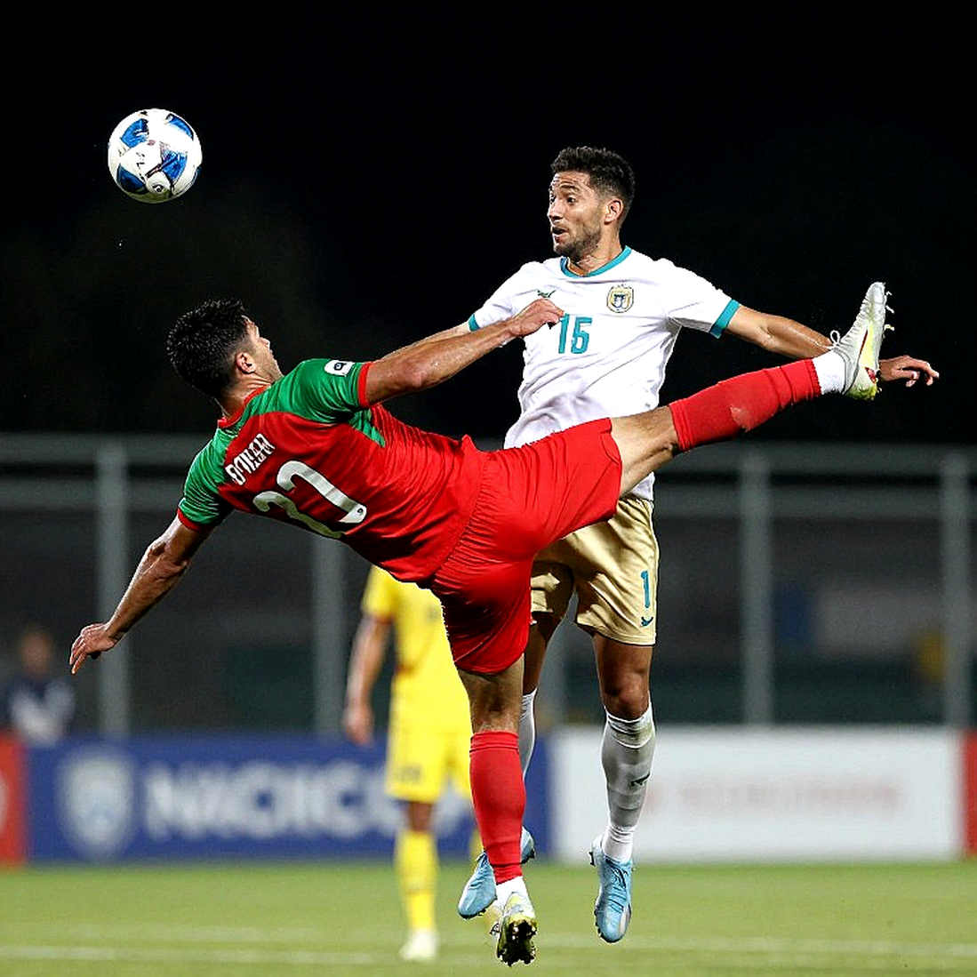 Hanoi FC lose to SHB Da Nang: 60% of the ball, ten men and one bad touch at 45+3