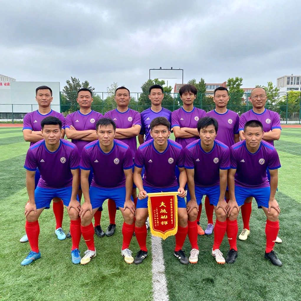 Ba trung vệ ở V.League: Khi nỗi sợ bị gọi tên thành chiến thuật