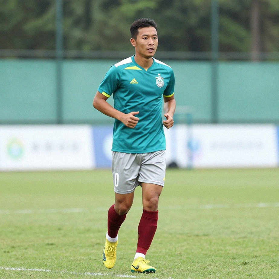 Jairo Riedewald: Hồ sơ một tiền vệ đa năng bị đọc vội ở Championship
