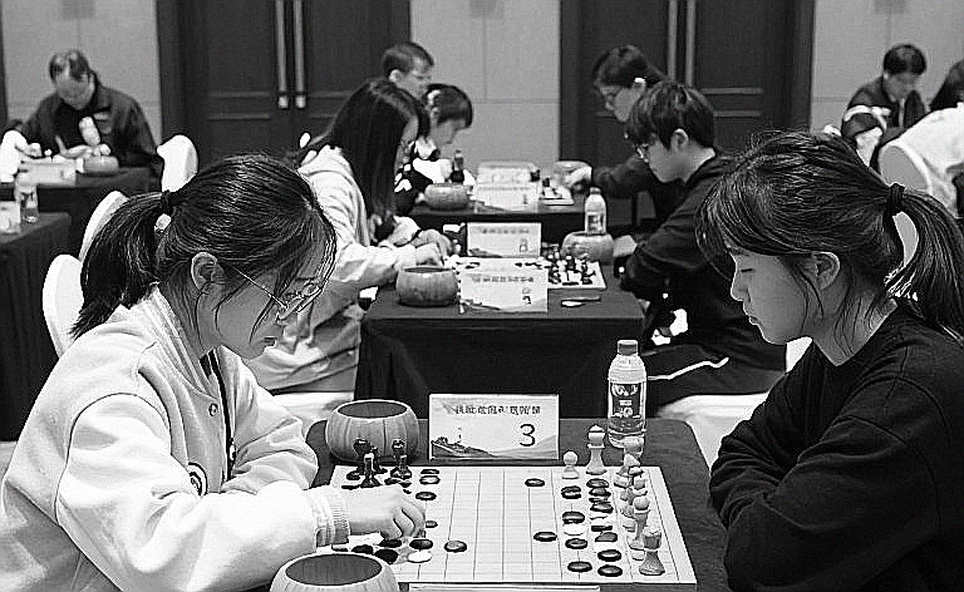 Nihal Sarin, the +2 position and the three moves that shook India's Olympiad title defence Nihal Sarin, the +2 position and the three moves that shook India's Olympiad title defence