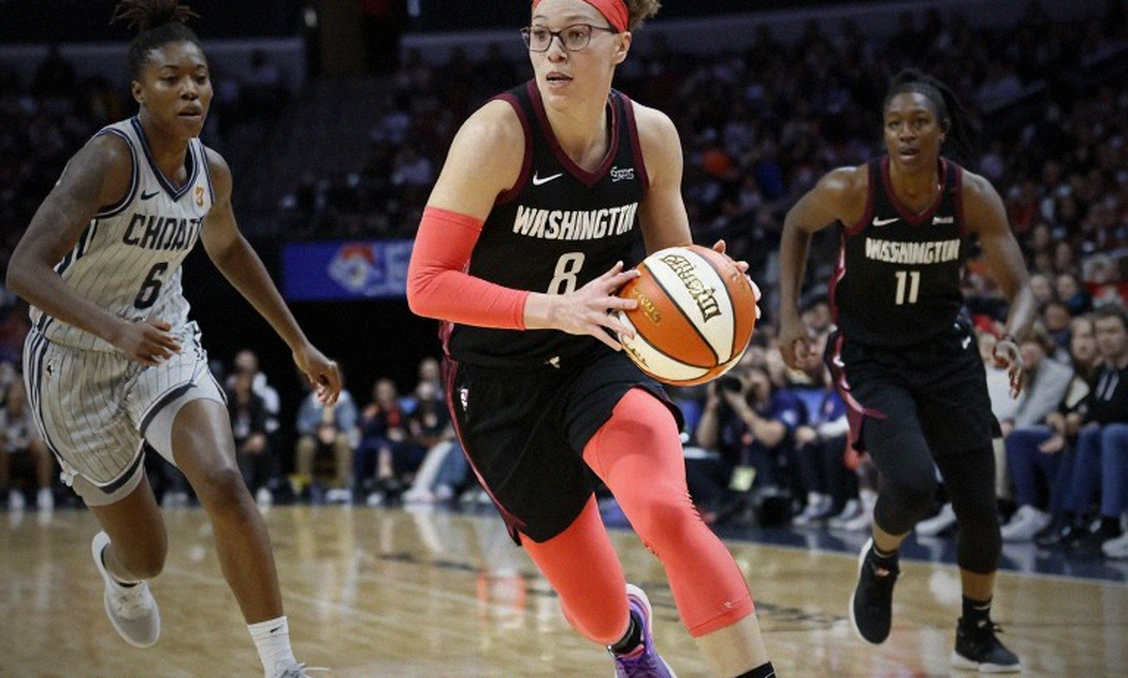 FEU 93-70 Ateneo: 48-27 ở hai hiệp giữa và khoảng trống dữ liệu không ai chịu đọc