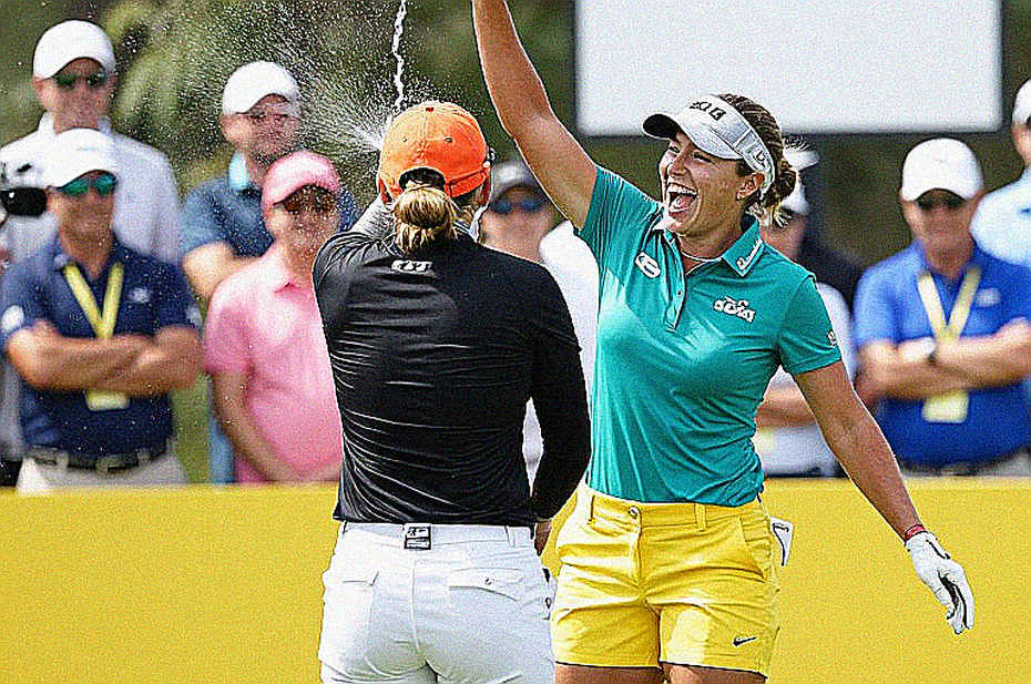 Bàn tay trái của Patrick Reed và hóa đơn chưa thanh toán tại Wentworth Bàn tay trái của Patrick Reed và hóa đơn chưa thanh toán tại Wentworth