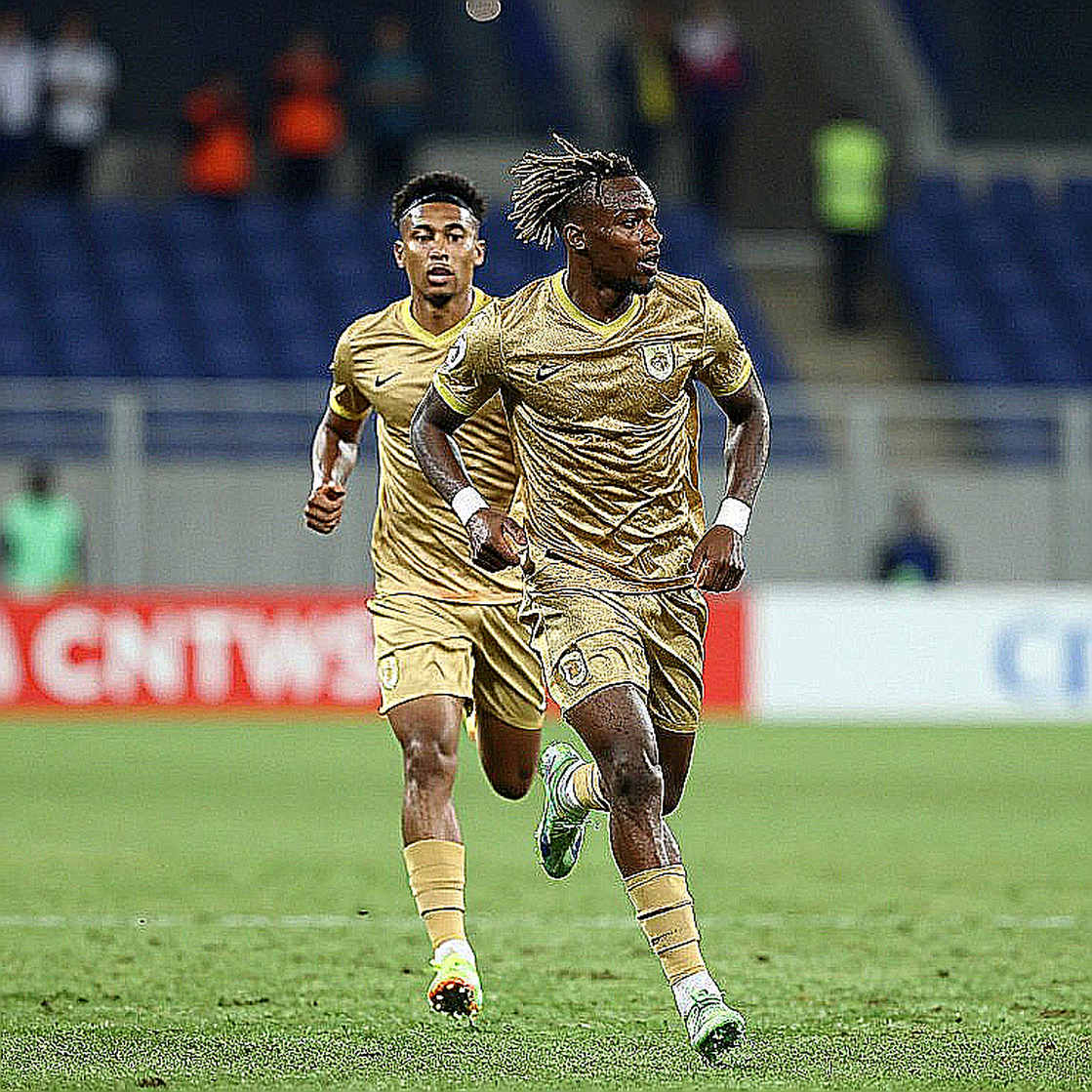 San Siro trăm tuổi và bài học từ những đường chuyền dọc: Milan thắng Lecce 2-0 nhưng chưa thể yên tâm San Siro trăm tuổi và bài học từ những đường chuyền dọc: Milan thắng Lecce 2-0 nhưng chưa thể yên tâm